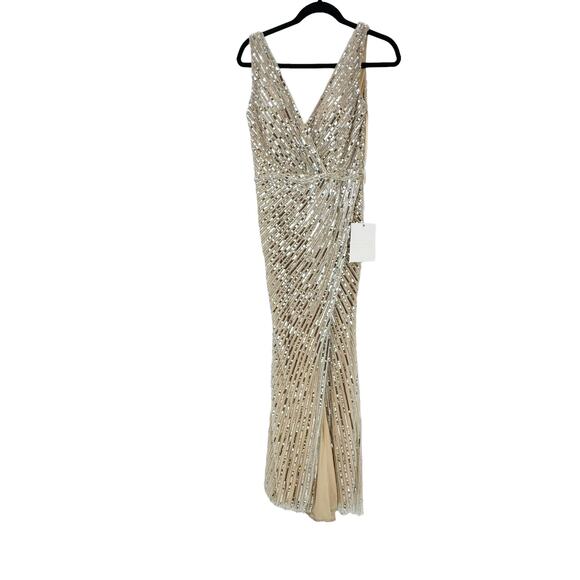 Mac Duggal Sleeveless Diagonal Sequined V-Neck Gown Nude/Silver Size 6 NWT - Picture 5 of 11